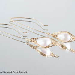 【Tsubomi】14KGF Leaf Hook Earrings,"White Pearl" 2枚目の画像