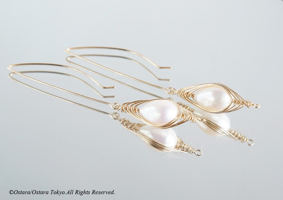 【Tsubomi】14KGF Leaf Hook Earrings,"White Pearl" 2枚目の画像