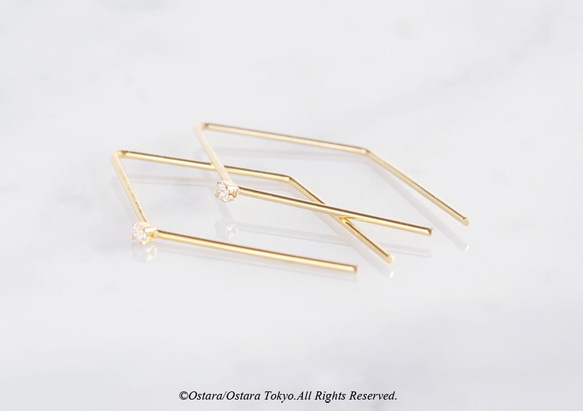 CZ Rhombus Glossy Gold Earrings 3枚目の画像