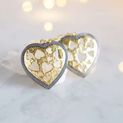 GoldxBlack Heart Earrings 1枚目の画像