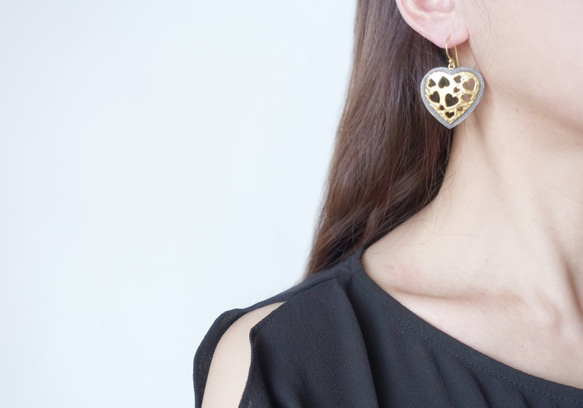 GoldxBlack Heart Earrings 5枚目の画像