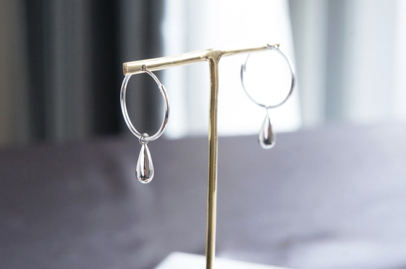 【Sterling silver 925】 Teardrop Hoop Dangling Earrings 1枚目の画像