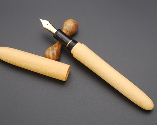 プラチナ万年筆＃3776 センチュリー用銘木軸 【イチイ（一位）】 プラチナ万年筆＃3776 センチュリー用銘木軸 【槌目 】 つちめ ペン