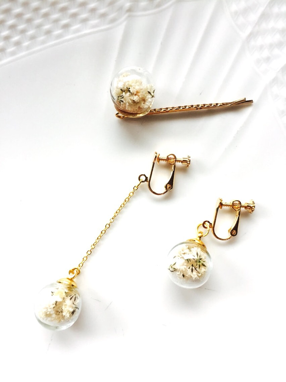NO.78♡再販♡ガラスドームヘアピン♡スノードーム♡かすみ草♡ドライ 