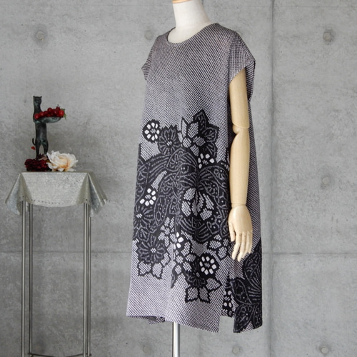 着物リメイク 絞りの花/チュニックワンピース/フリーサイズ/黒系