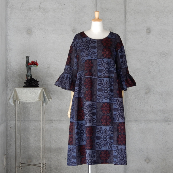 着物リメイク 紬のワンピース/フリーサイズ　kimono 1枚目の画像