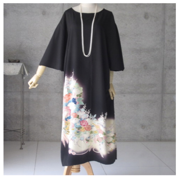 フレアー袖の黒留ロングワンピース/手描き友禅/着物リメイク  