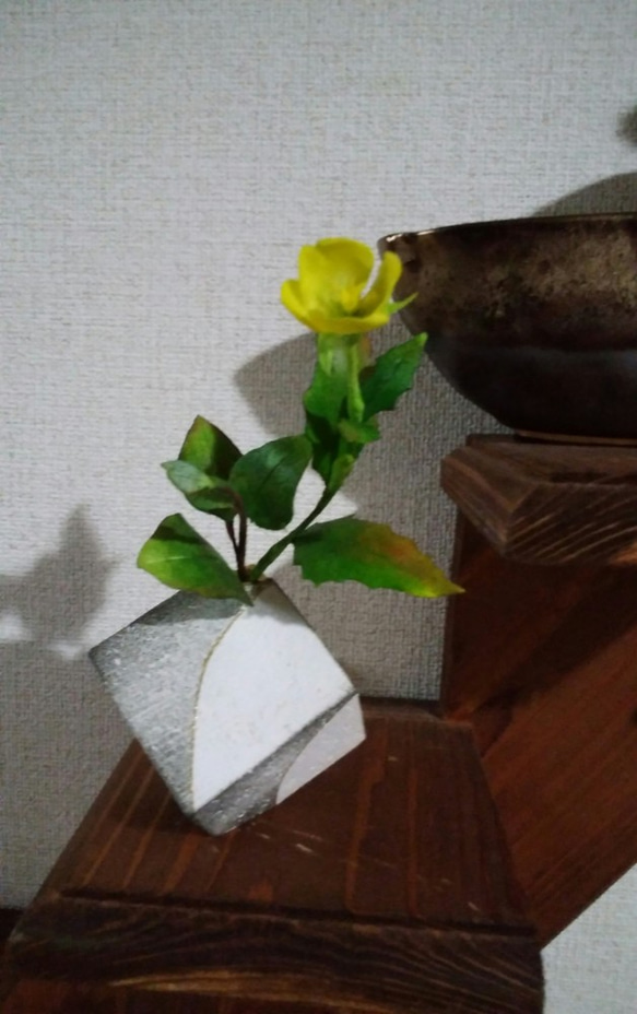 まんざん窯さんの花器に待宵草 2枚目の画像