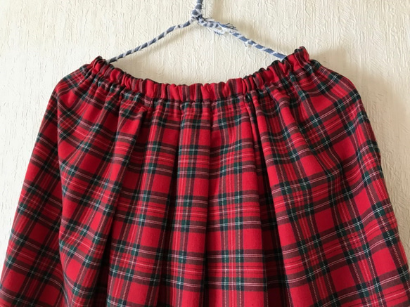 【現品限り】タータンチェックのロングギャザースカート 3枚目の画像