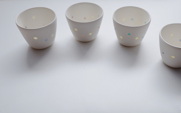 Abuku mini cup neko ネコ柄のカラフル釉薬が透ける蕎麦猪口サイズのカップ／キャンドルホルダー 2枚目の画像