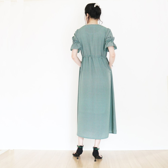 新款【人字紋】暗綠x駝色長版印花洋裝♥ 第5張的照片
