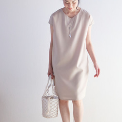夏季新品【米色】V領後拉鍊蓋袖連身裙☆ 第2張的照片