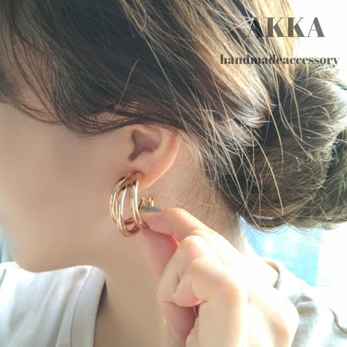 大ぶり3連フープピアス 樹脂イヤリング樹脂ピアスフープイヤリング金属  