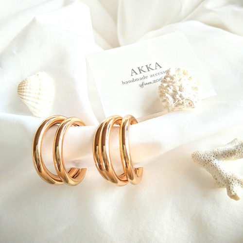 大ぶり3連フープピアス 樹脂イヤリング樹脂ピアスフープイヤリング金属  