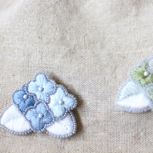 【kaesa】オートクチュール刺繍　トゥシューズ・四つ葉シルバーブローチ kaesa】オートクチュール刺繍 トゥシューズ・四つ葉シルバー