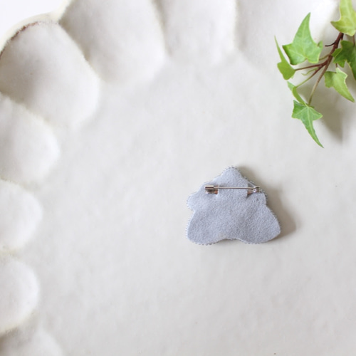 【kaesa】オートクチュール刺繍　トゥシューズ・四つ葉シルバーブローチ kaesa】オートクチュール刺繍 トゥシューズ・四つ葉シルバー