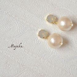 ドレスアップなビジューとbigコットンパール【金具変更可】 2枚目の画像