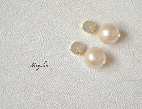 ドレスアップなビジューとbigコットンパール【金具変更可】 2枚目の画像