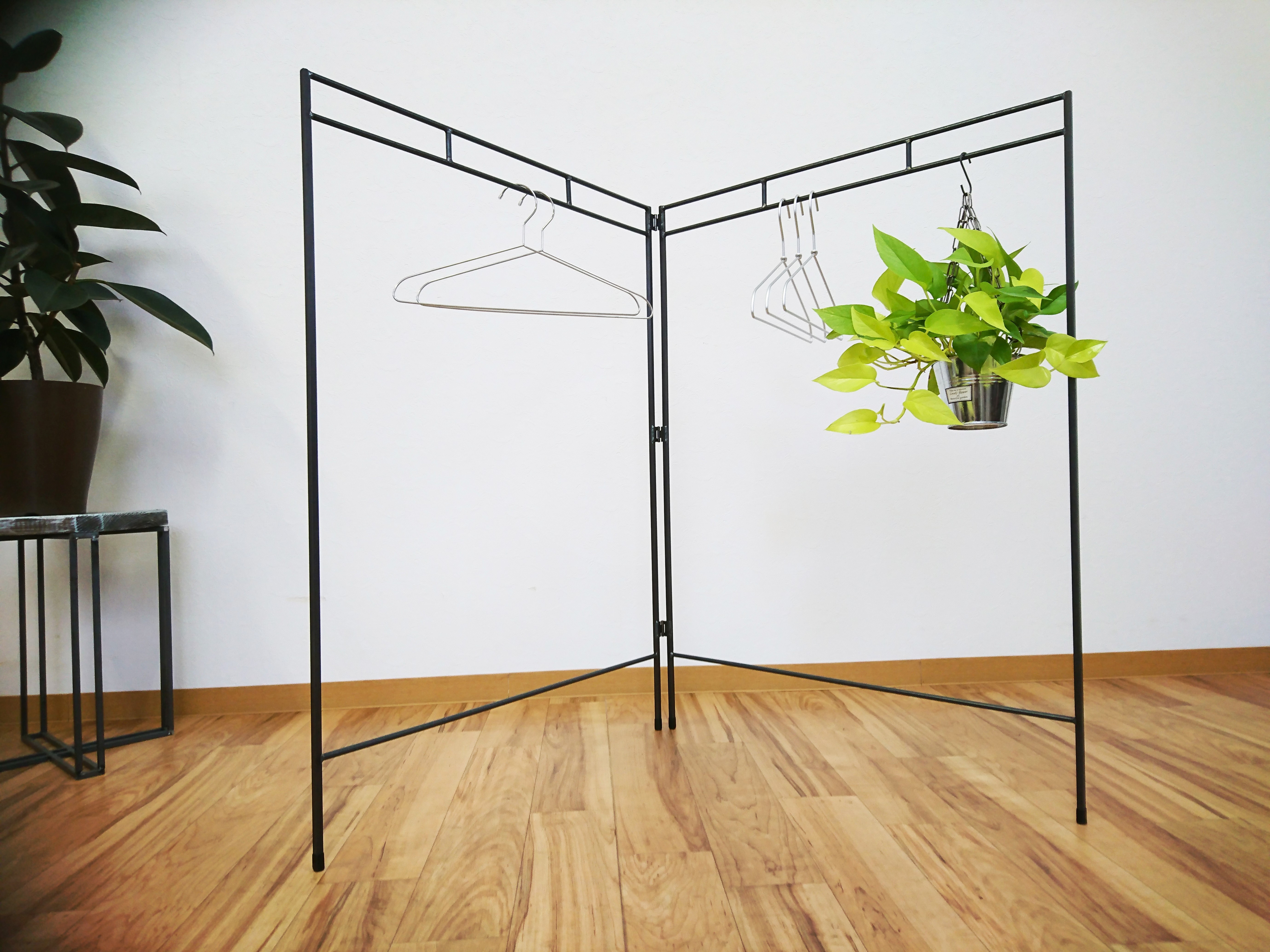 【軽量 折りたたみ ハンガーラック》ワイドタイプ 店舗什器 出展 イベント アイアンラック  コーナー収納 室内干し