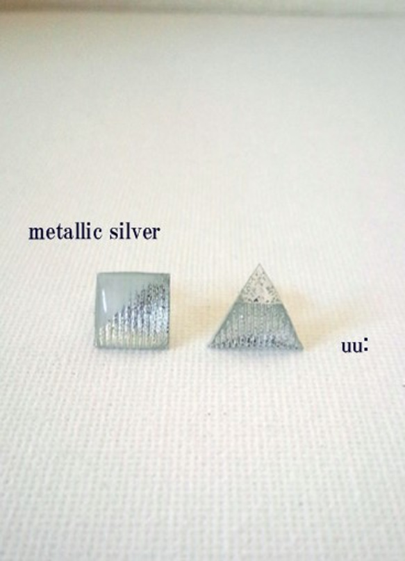 metallic silver　pierced earring　 1枚目の画像