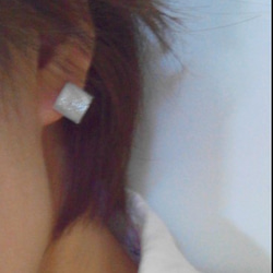 metallic silver　pierced earring　 2枚目の画像