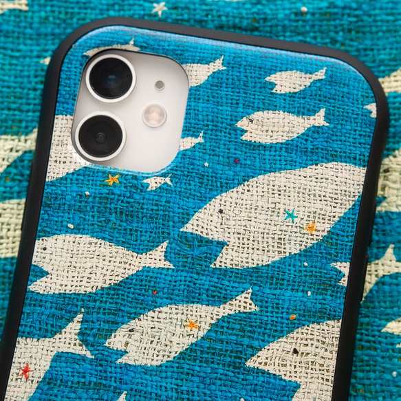 海に潜ろう！ スマホケース　✶ iPhone15 SE3 SE2 グリップケース ブルー 魚 夏 ✶ 3枚目の画像