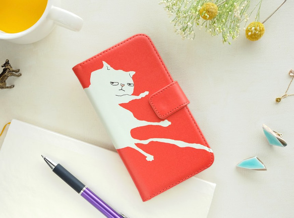 【sold out】 やる気のない猫/赤　手帳型スマホケース 1枚目の画像