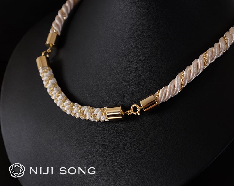 KUMIHMO choker necklace - white gold