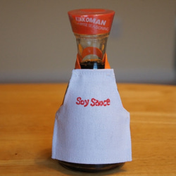 しょうゆ差しボトルエプロン Soy Sauce 1枚目の画像