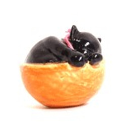 黒猫−カゴで寝る 3枚目の画像
