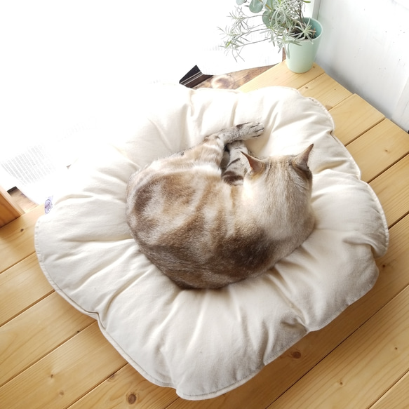 【受注製作】ペットのぐっすりベッド　キナリ×カーキ 6枚目の画像