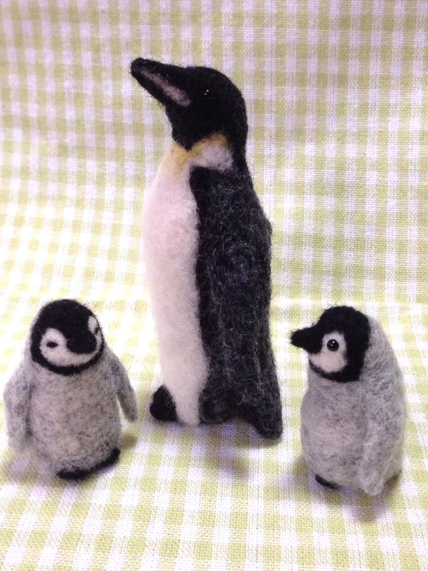 【羊毛フェルト】30cm越の大型★ペンギン★皇帝ペンギン　親子　鳥 皇帝ペンギンの親子 羊毛フェルト Atelier Rainbow＊ 通販 1683614