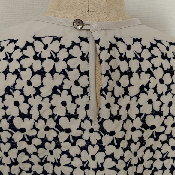 new꙳★*ﾟ 袖ふんわり 総刺繍  ワンピース 両サイドポケットあり 3枚目の画像