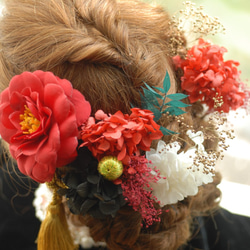 成人式 髪飾り　椿の髪飾り　プリザーブドフラワー　着物　卒業式　ヘッドドレス 5枚目の画像