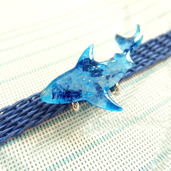 ホホジロザメの帯留め【受注制作】鮫 サメ 魚 名入れ可 帯留め moni
