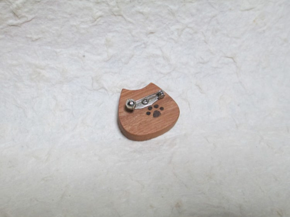 シマシマ子猫のブローチ 2枚目の画像