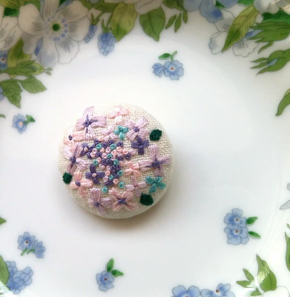 額紫陽花の刺繍ブローチ【送料無料】 3枚目の画像