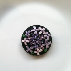 額紫陽花の刺繍ブローチ【送料無料】 1枚目の画像