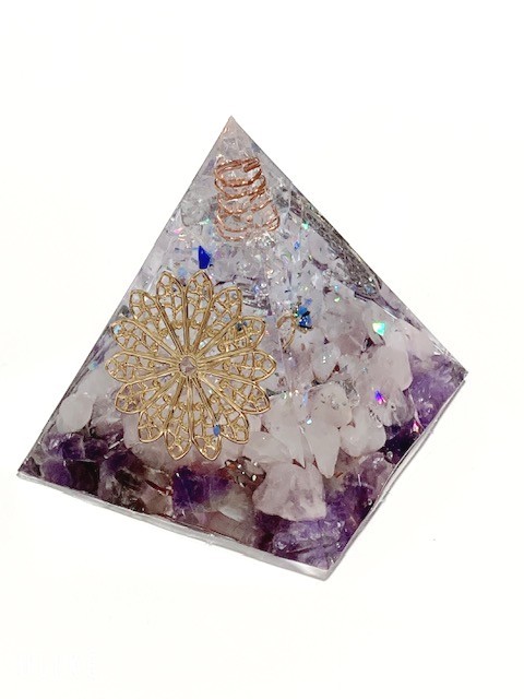 オルゴナイト　ピラミッド　ベビーリング　サファイア