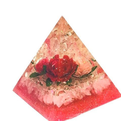 ピラミッド型　オルゴナイト　ピンク 1枚目の画像