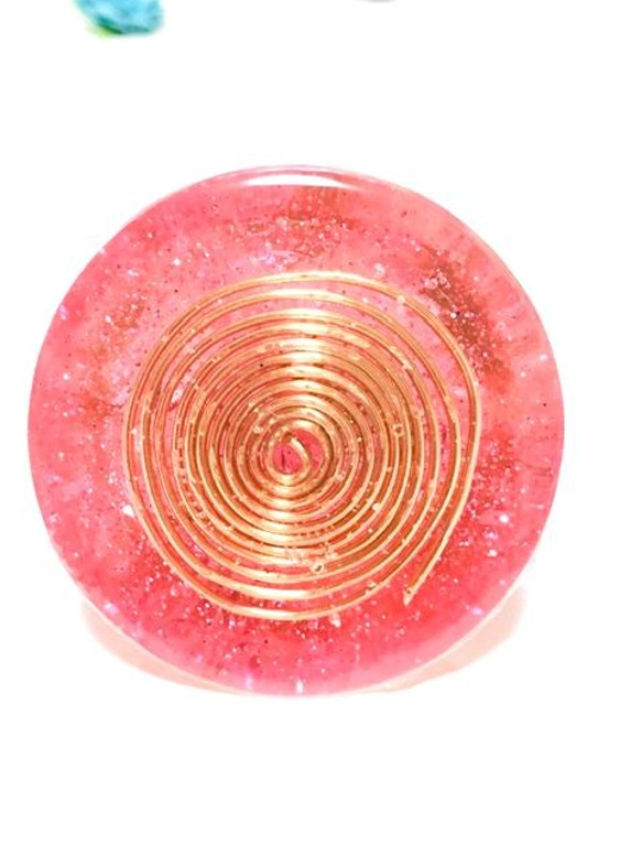 オルゴナイト　円錐　ピンクのお花　チェリークオーツ 4枚目の画像