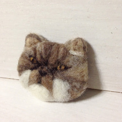 渋猫の羊毛ブローチ 2枚目の画像