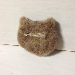 渋猫の羊毛ブローチ 3枚目の画像