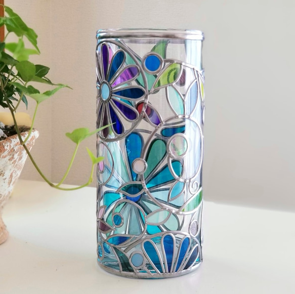 Cylindrical glass flower vase Elf forest 第4張的照片