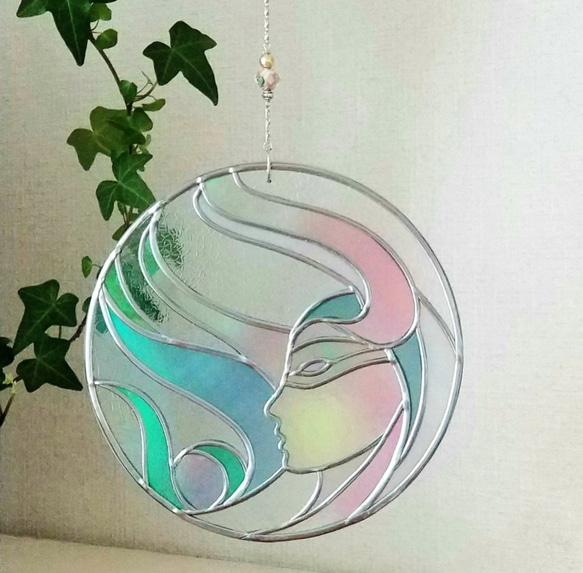 Round ornament "Goddess of light" 第8張的照片