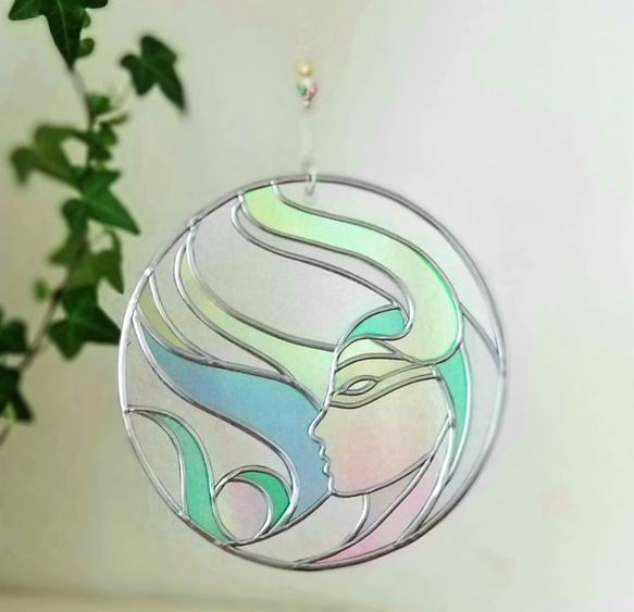 Round ornament "Goddess of light" 第9張的照片