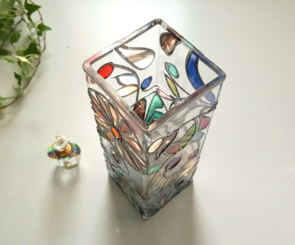 訂單：「花蔓藤花紋」方形玻璃花瓶 第4張的照片