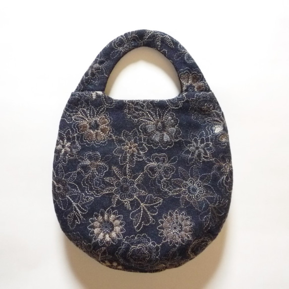 お花の刺繍のたまご型バッグ 1枚目の画像