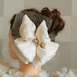 小花刺繍のオーガンジーを纏ったリボンフラワーのヘッドドレス【wedding】 6枚目の画像