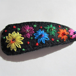お花刺繍スリーピン（黒×小花） 2枚目の画像